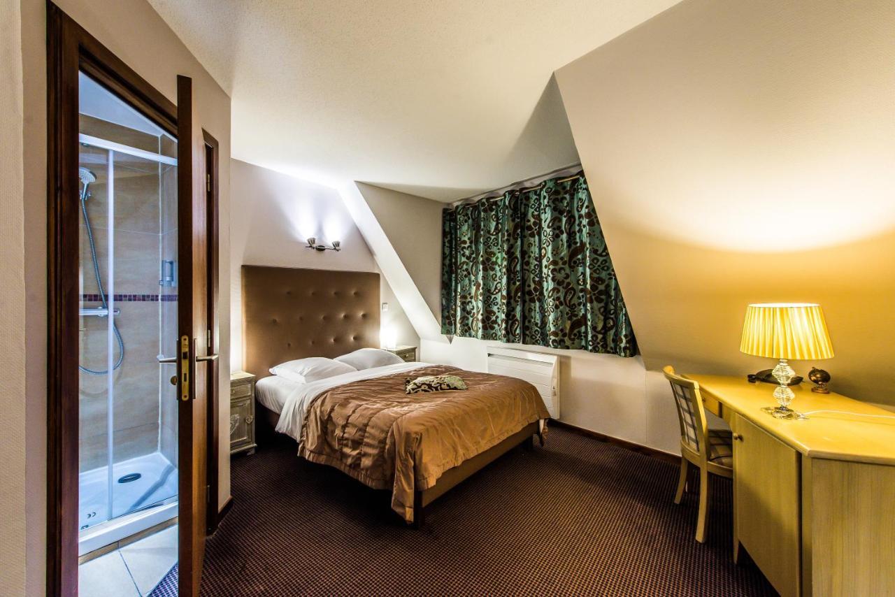 Hotel Au Lion Ribeauville  Ngoại thất bức ảnh