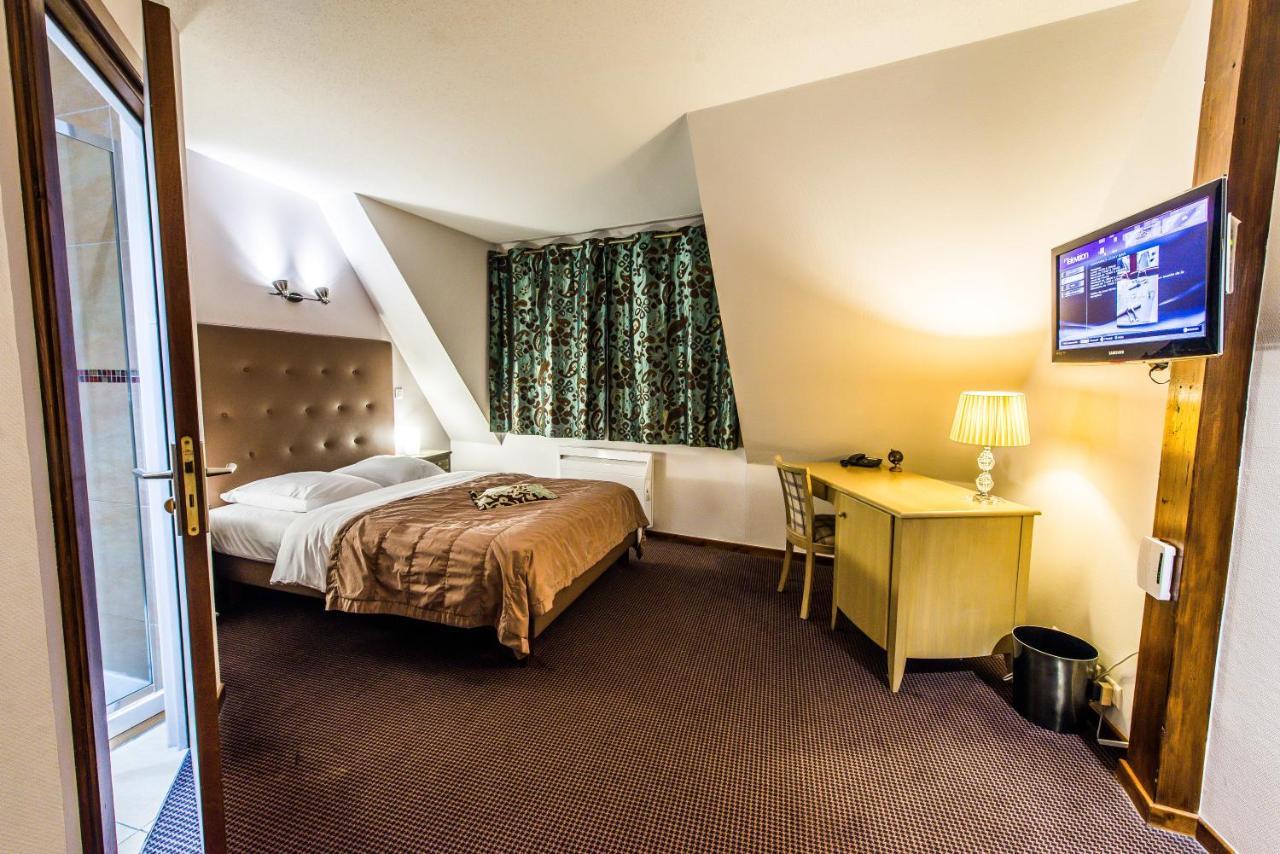 Hotel Au Lion Ribeauville  Ngoại thất bức ảnh