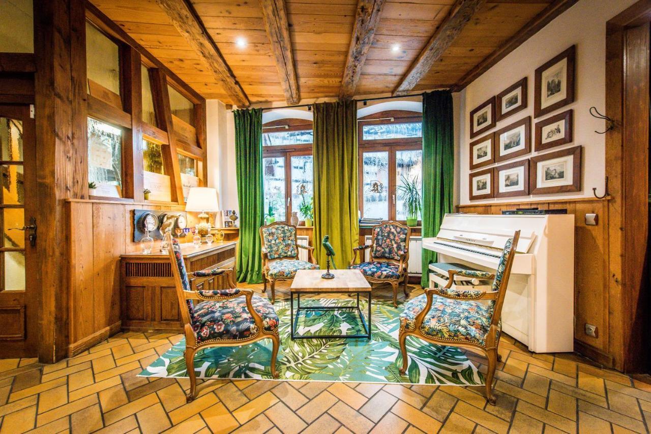 Hotel Au Lion Ribeauville  Ngoại thất bức ảnh