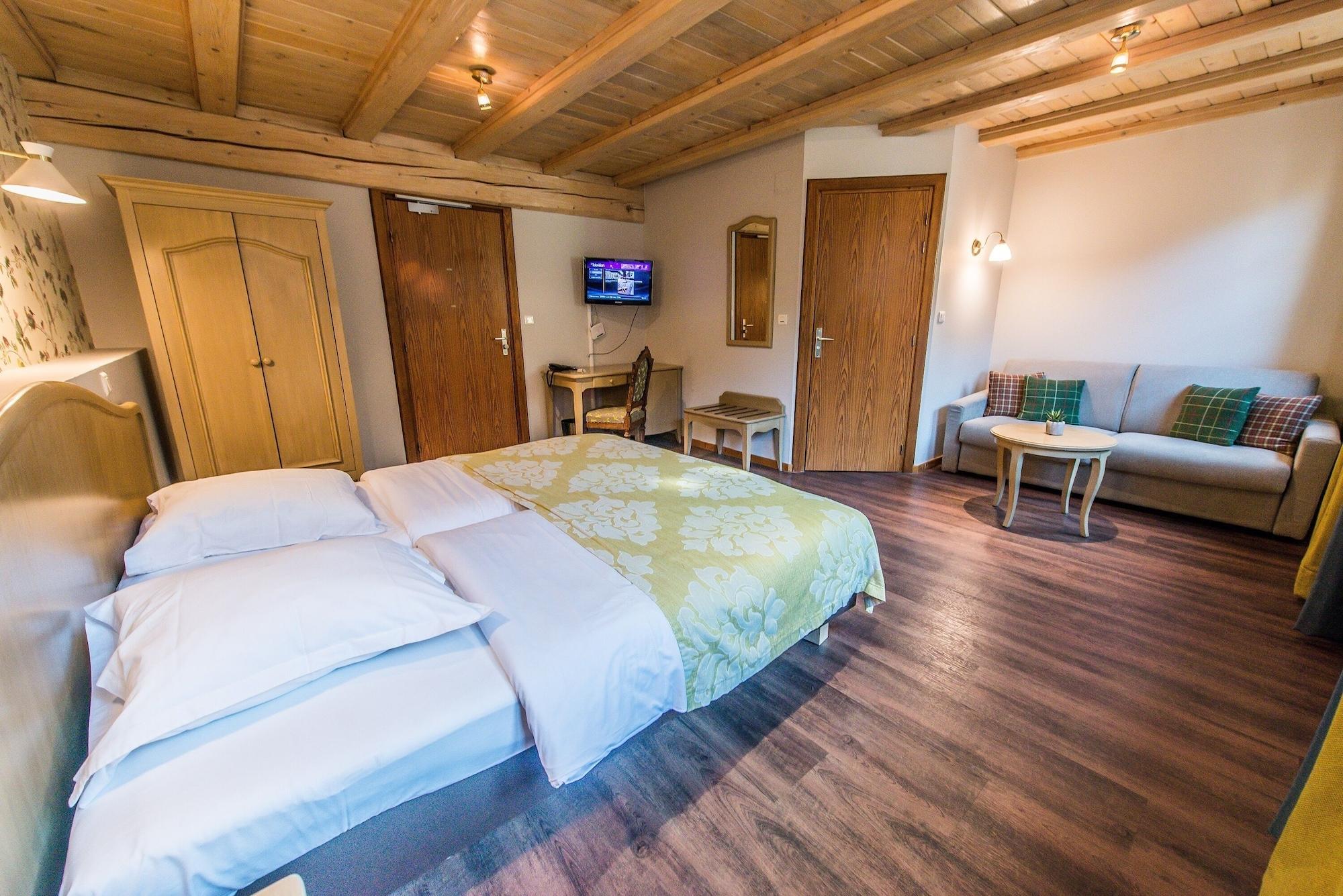 Hotel Au Lion Ribeauville  Ngoại thất bức ảnh